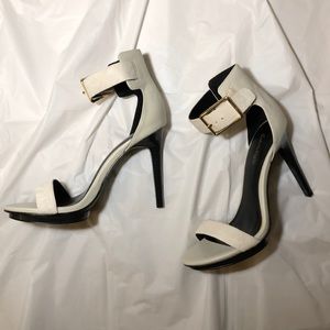 Calvin Klein VIVIAN Heels NWOT